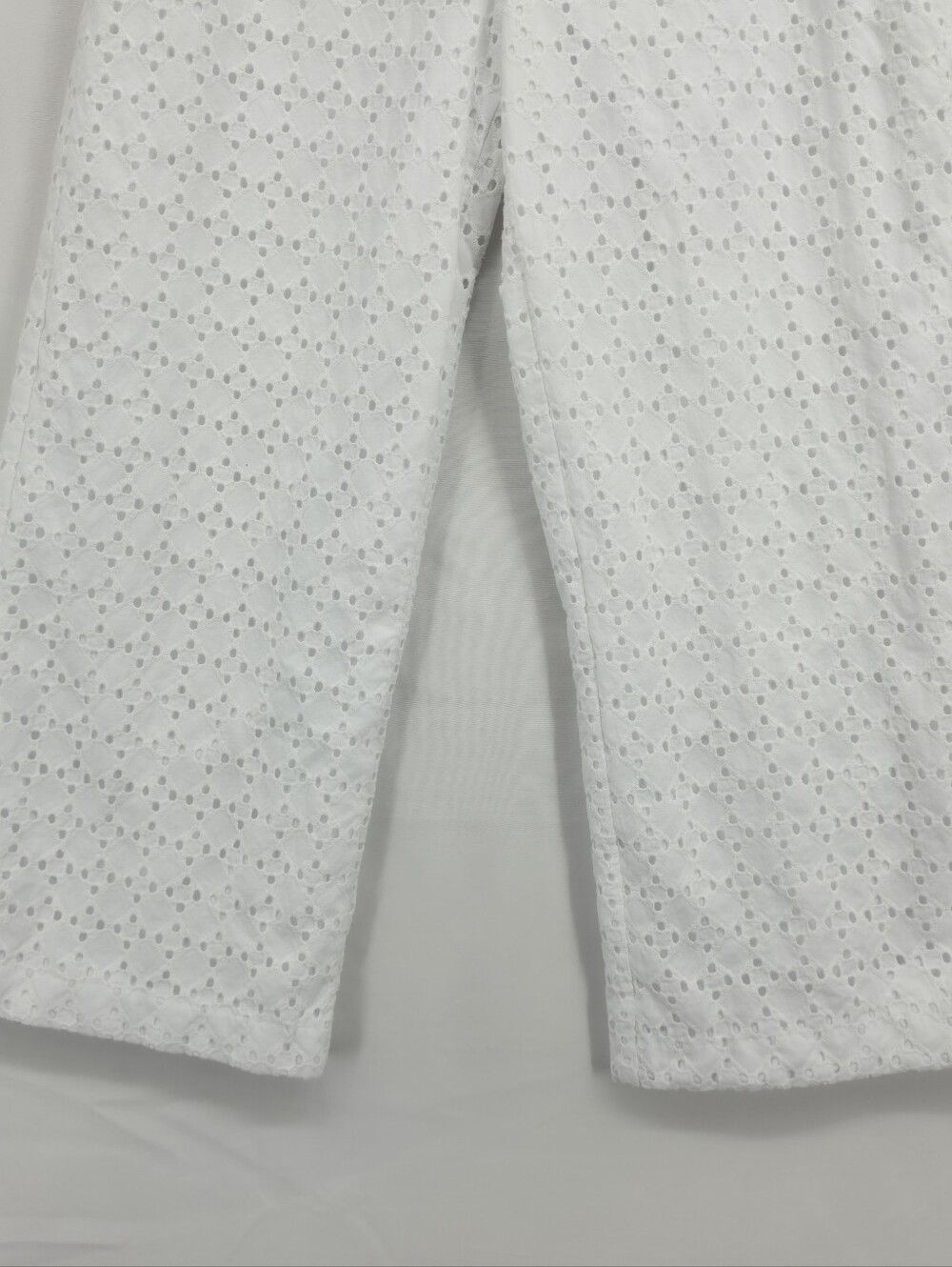Ann Taylor Factory White Eyelet Cotton Straight Leg Crop Pants Lined Size 6 - Picture 8 of 15